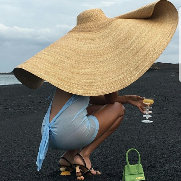 Meet your Posher, Lainey - Picture 3 of 4